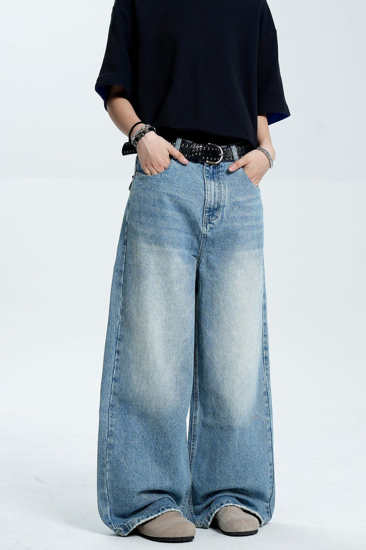 Straight Washed Dragging Jeans