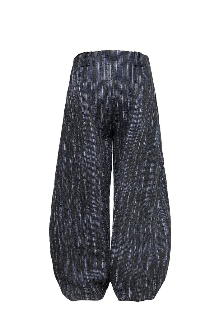 Pleated Curved Knife Pants