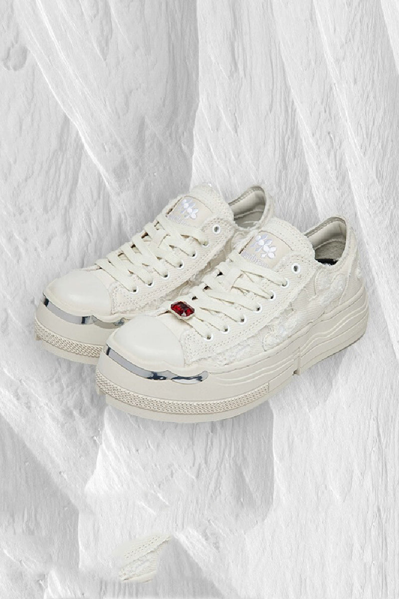 Milk Tea White Low-Top Canvas Sneakers